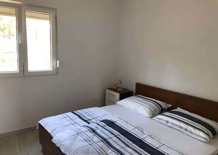 Сasa de vacaciones Mit Gruenem Garten Und Meerblick By Interhome