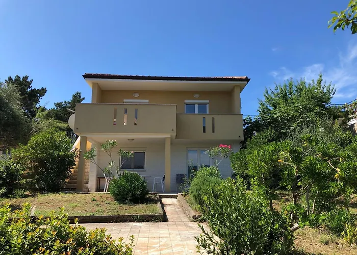 Mit Gruenem Garten Und Meerblick By Interhome * Šilo