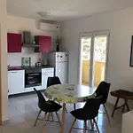Mit Gruenem Garten Und Meerblick By Interhome * Šilo