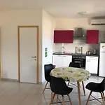 Mit Gruenem Garten Und Meerblick By Interhome * Šilo
