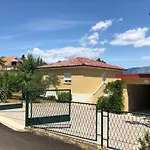 Mit Gruenem Garten Und Meerblick By Interhome Hébergement de vacances Šilo