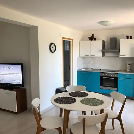 Mit Gruenem Garten Und Meerblick By Interhome Hébergement de vacances *