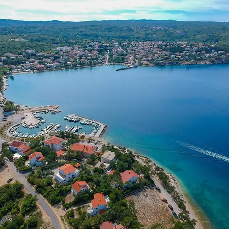 Tatil Evi Mit Gruenem Garten Und Meerblick By Interhome Šilo